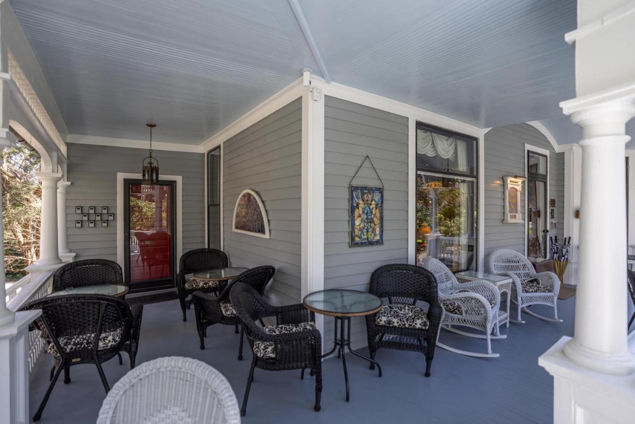 Bed & Breakfast 1899 Wright & Carriage House 3*