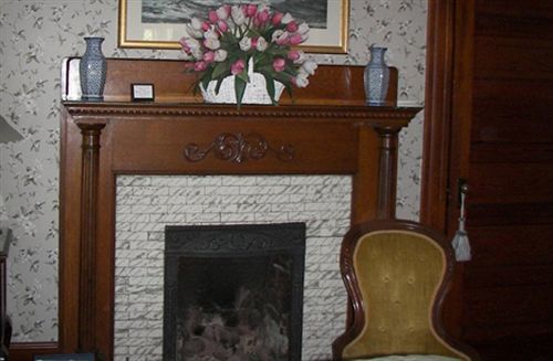 1899 Wright & Carriage House 3*