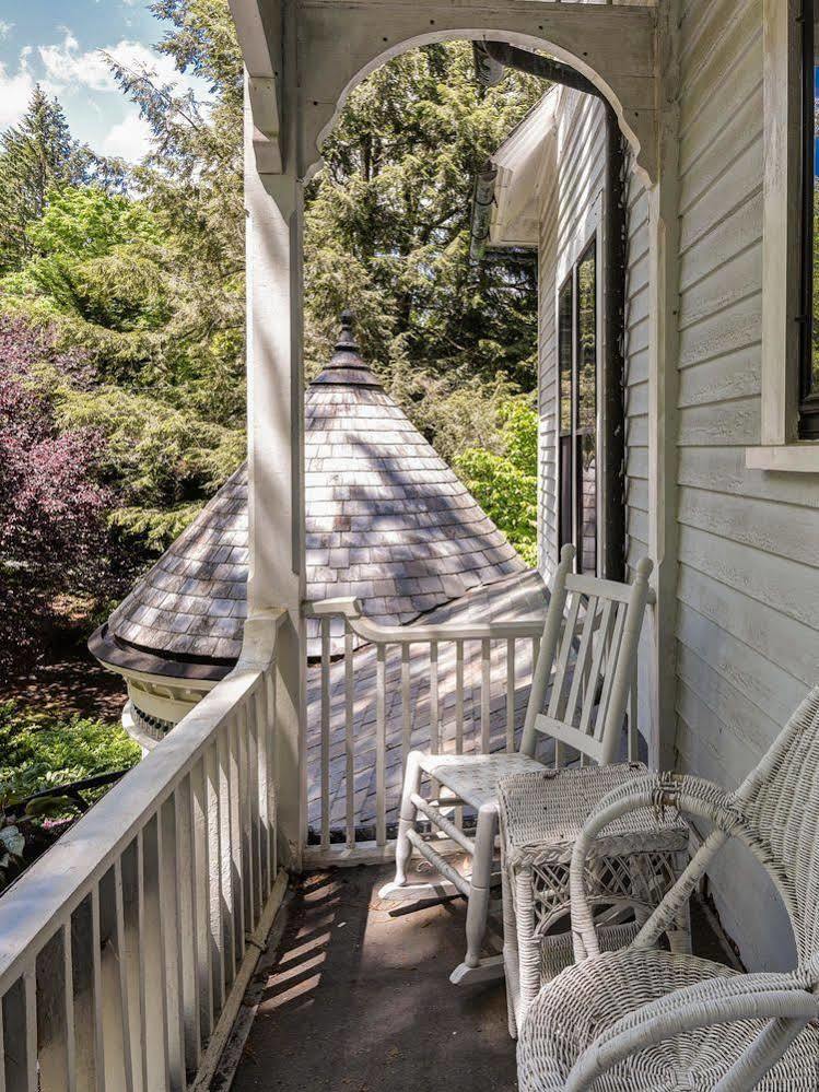 1899 Wright & Carriage House Bed & Breakfast 3*
